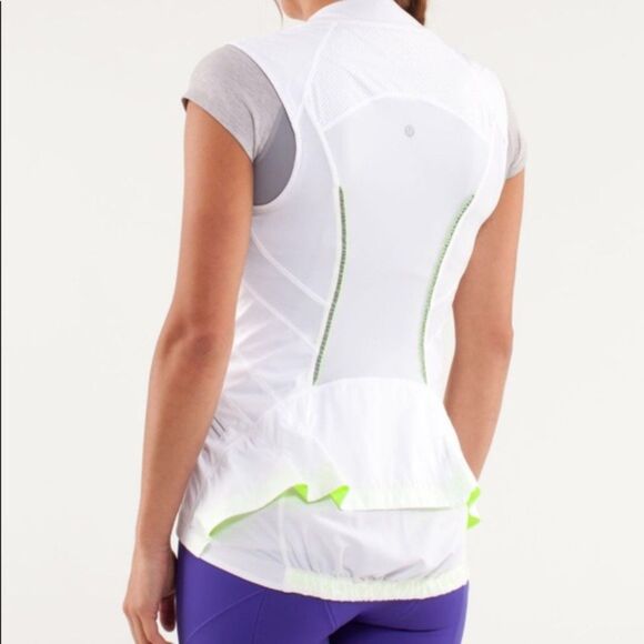 Lululemon Jackets & Blazers - LULULEMON Vest Womens 8 White Presta Vest Reflective Pockets Lightweight Running